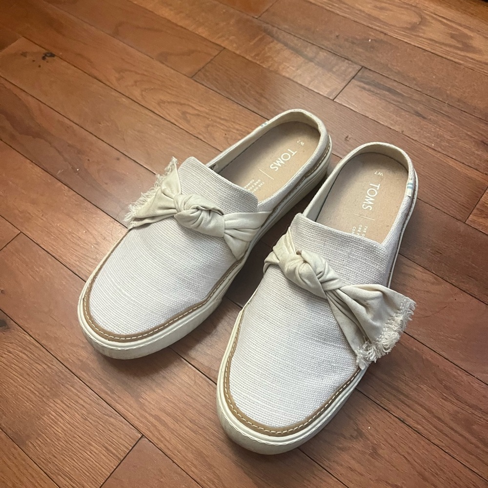 Tom’s Slip On’s